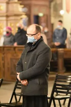 Droga krzyżowa o ustanie pandemii