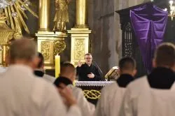 Droga krzyżowa o ustanie pandemii