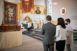 Obraz Świętej Rodziny w parafii św. Maksymiliana