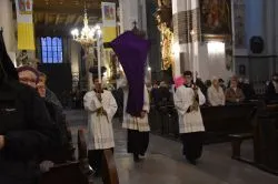Wielki Piątek w toruńskiej katedrze