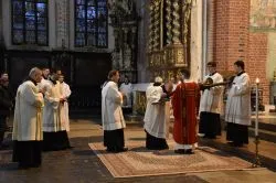 Wielki Piątek w toruńskiej katedrze