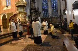 Wielki Piątek w toruńskiej katedrze