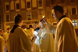 Liturgia Wigilii Paschalnej w toruńskiej katedrze