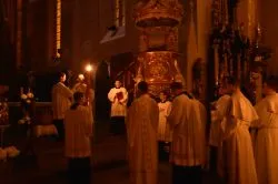 Liturgia Wigilii Paschalnej w toruńskiej katedrze