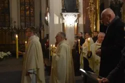 Liturgia Wigilii Paschalnej w toruńskiej katedrze