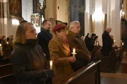 Liturgia Wigilii Paschalnej w toruńskiej katedrze