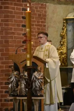 Liturgia Wigilii Paschalnej w toruńskiej katedrze