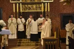 Liturgia Wigilii Paschalnej w toruńskiej katedrze