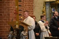 Liturgia Wigilii Paschalnej w toruńskiej katedrze