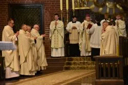 Liturgia Wigilii Paschalnej w toruńskiej katedrze