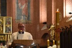 Liturgia Wigilii Paschalnej w toruńskiej katedrze