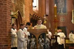 Liturgia Wigilii Paschalnej w toruńskiej katedrze