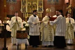 Liturgia Wigilii Paschalnej w toruńskiej katedrze