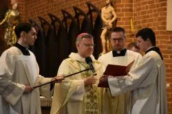 Liturgia Wigilii Paschalnej w toruńskiej katedrze