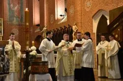 Liturgia Wigilii Paschalnej w toruńskiej katedrze