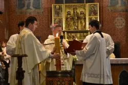 Liturgia Wigilii Paschalnej w toruńskiej katedrze