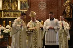 Liturgia Wigilii Paschalnej w toruńskiej katedrze