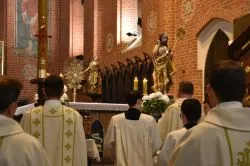 Liturgia Wigilii Paschalnej w toruńskiej katedrze
