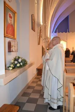 Relikwie kard. Wyszyńskiego na Stawkach