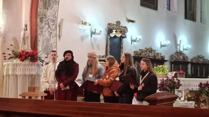 Wprowadzenie relikwii w Łasinie