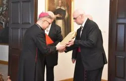 Przekazanie olejku nardowego