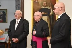 Przekazanie olejku nardowego