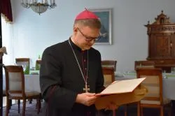 Przekazanie olejku nardowego