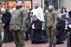 Droga Krzyżowa przez toruńską starówkę