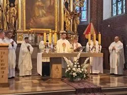 Grupa pomarańczowa z Grudziądza w drodze do Maryi
