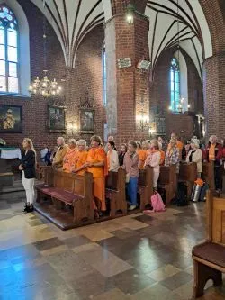 Grupa pomarańczowa z Grudziądza w drodze do Maryi
