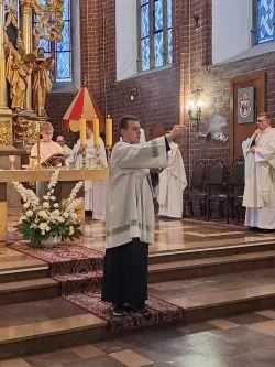Grupa pomarańczowa z Grudziądza w drodze do Maryi