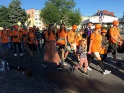 Grupa pomarańczowa z Grudziądza w drodze do Maryi