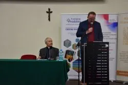 Konferencja „Czy i jak ostrzegać przed sektami i destrukcyjnymi ruchami? Edukacja – profilaktyka – terapia”