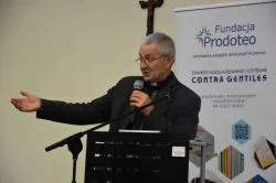 Konferencja „Czy i jak ostrzegać przed sektami i destrukcyjnymi ruchami? Edukacja – profilaktyka – terapia”