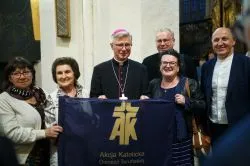 Czuwanie z bp. Arkadiuszem Okrojem