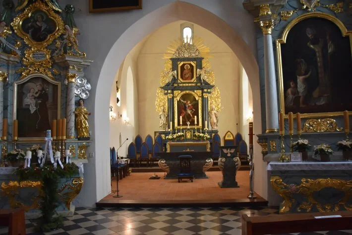 Poświęcenie ołtarza i ambony w Papowie Toruńskim