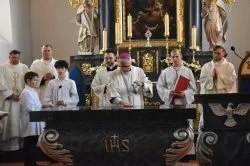 Poświęcenie ołtarza i ambony w Papowie Toruńskim