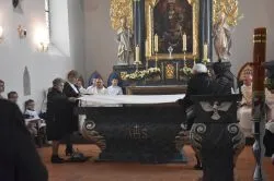 Poświęcenie ołtarza i ambony w Papowie Toruńskim