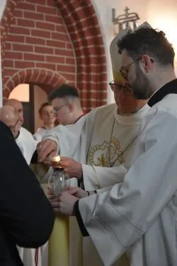 Poświęcenie ołtarza i ambony w Papowie Toruńskim