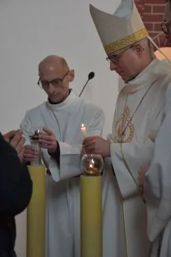 Poświęcenie ołtarza i ambony w Papowie Toruńskim