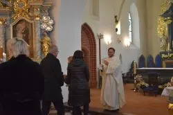 Poświęcenie ołtarza i ambony w Papowie Toruńskim