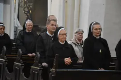 Modlitwa o powołania w katedrze toruńskiej
