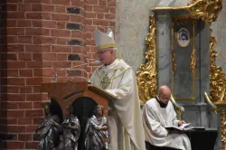 Modlitwa o powołania w katedrze toruńskiej