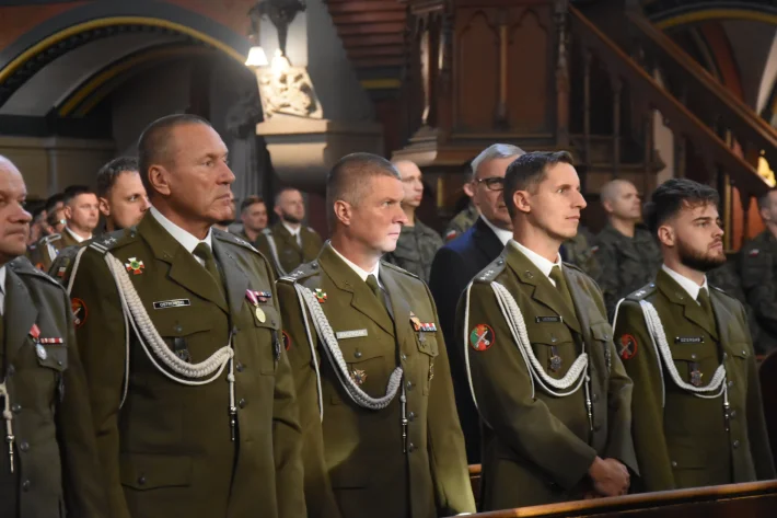 UROCZYSTOŚĆ WRĘCZENIA SZTANDARU DLA CSWRiA